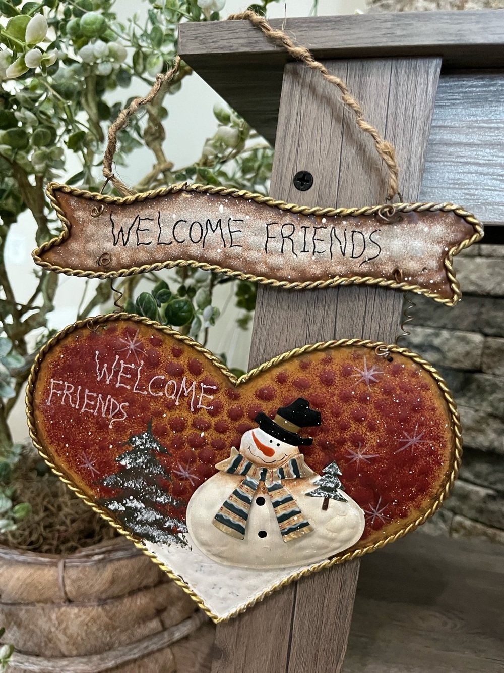Welcome Friends Snowman Heart Hanging Sign - Rustic Holiday Décor EUC